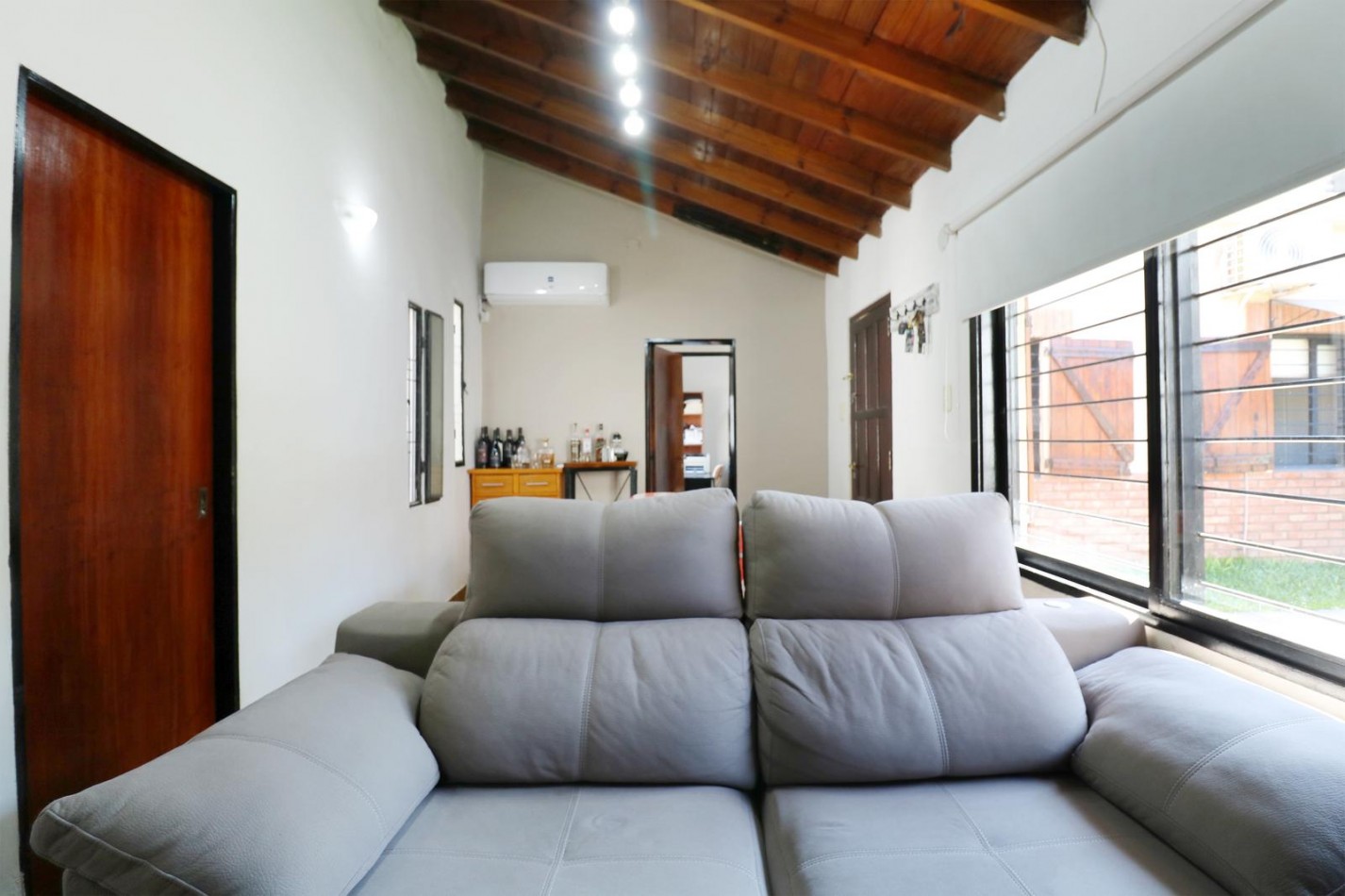 VENTA CASA 3 AMBIENTES COCHERA PARRILLA ITUZAINGO