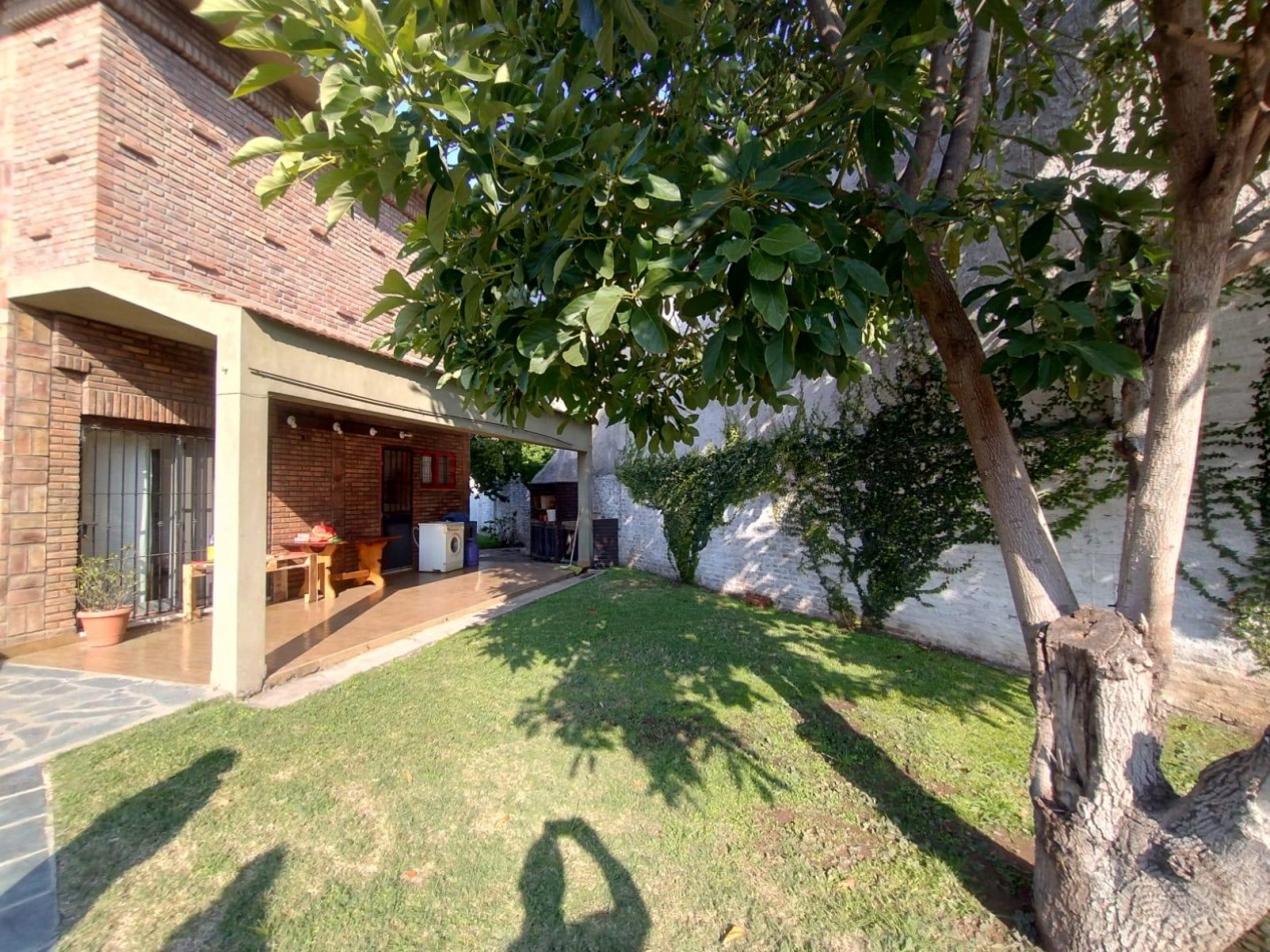 VENTA CASA 5 AMBIENTES CHALET LUMINOSO W. MORRIS APTO CREDITO