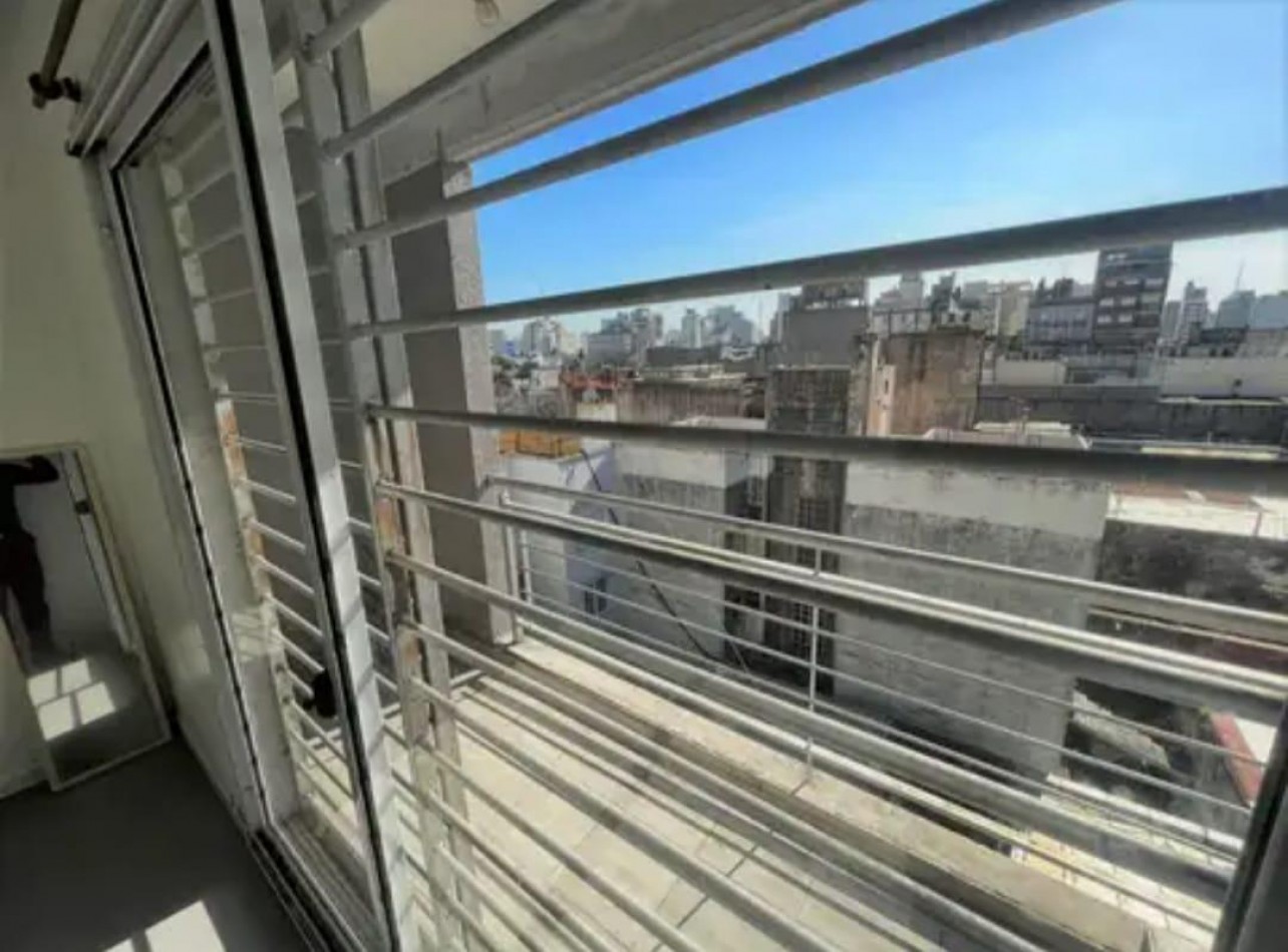 VENTA MONOAMBIENTE CON BALCON CONSTITUCION 
