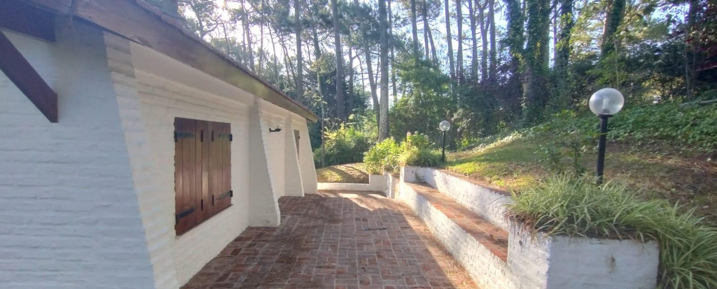 VENTA CASA3 AMBIENTES LUMINOSA FUNCIONAL EN EL BOSQUE CARILO 