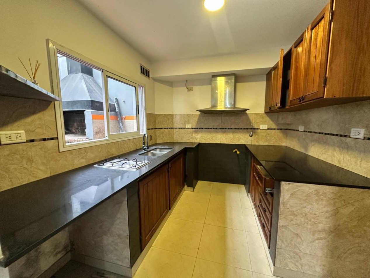 VENTA DUPLEX 3 AMBIENTES LUMINOSO ANTICIPO U$S 35.000 Y CUOTAS COCHERA PATIO APTO CREDITO 