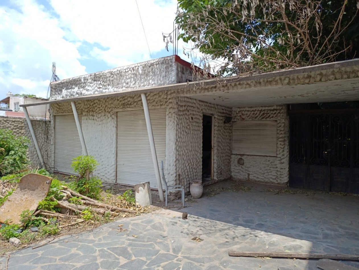 VENTA CASA 3 AMBIENTES CON PATIO OPORTUNIDAD A RECICLAR TRUJUI MORENO
