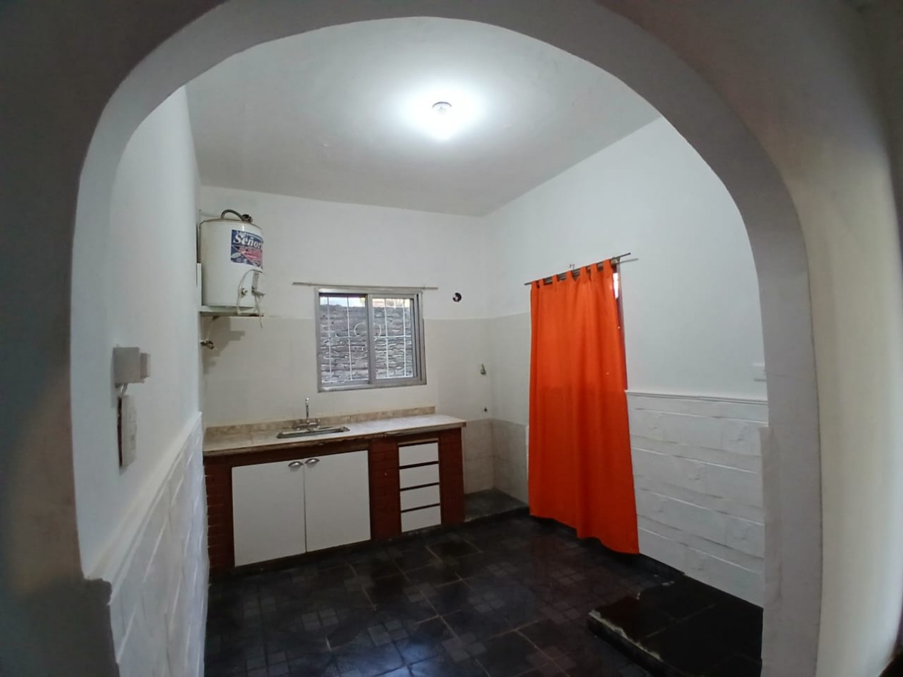 VENTA CASA 3 AMBIENTES UBICACION ESTRATEGICA SOBRE AVENIDA TRUJUI MORENO APTO CREDITO