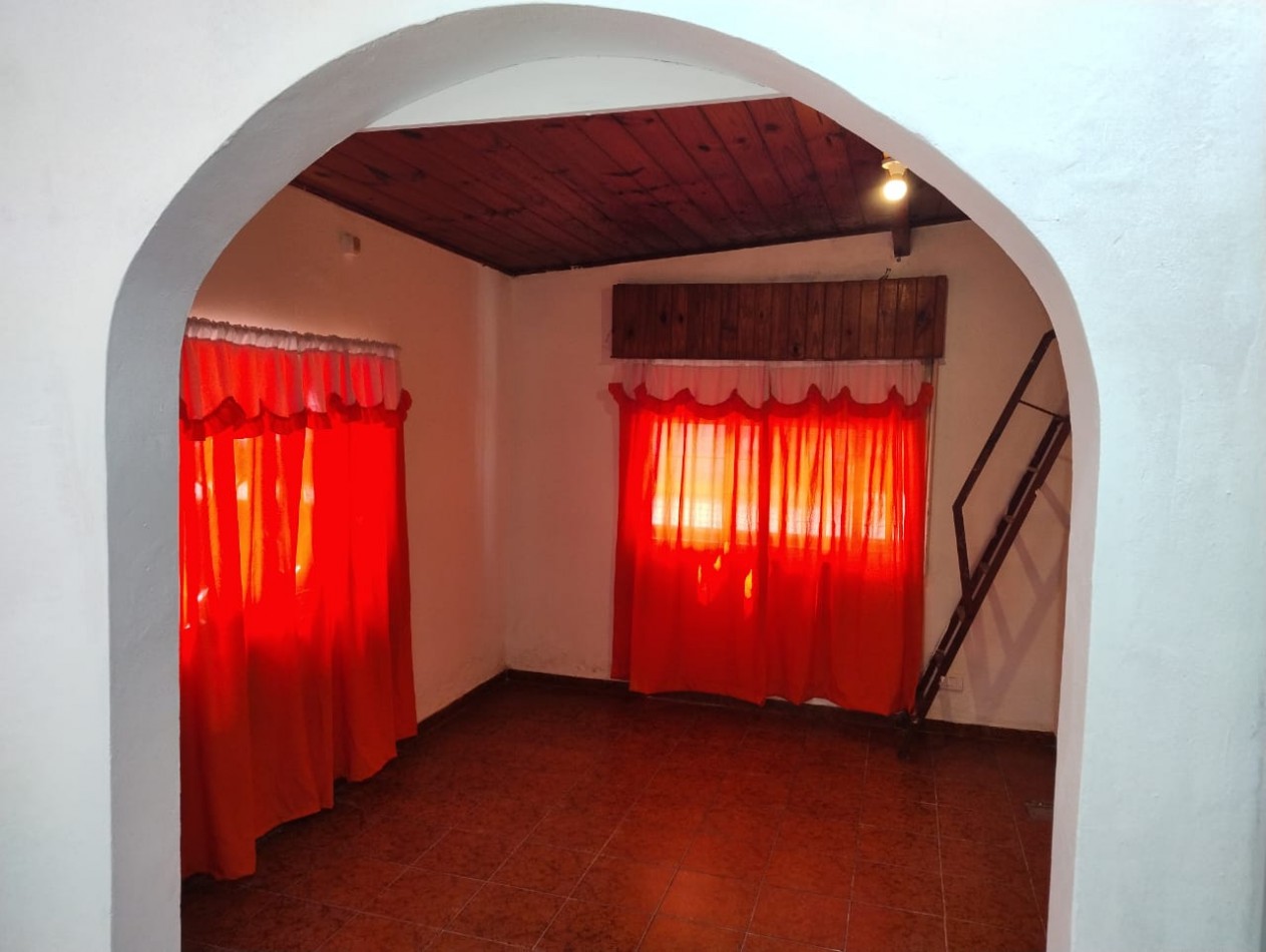 VENTA CASA 3 AMBIENTES UBICACION ESTRATEGICA SOBRE AVENIDA TRUJUI MORENO APTO CREDITO
