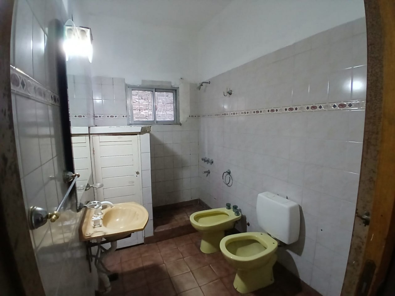 VENTA CASA 3 AMBIENTES UBICACION ESTRATEGICA SOBRE AVENIDA TRUJUI MORENO APTO CREDITO