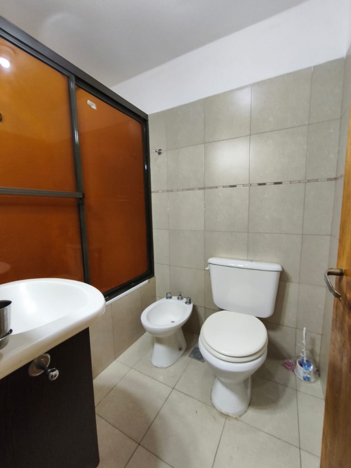 Alquiler Departamento 2 ambientes con cochera Balcon con Vista Libre - Apto profesional.