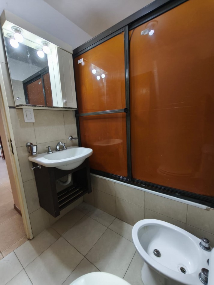Alquiler Departamento 2 ambientes con cochera Balcon con Vista Libre - Apto profesional.
