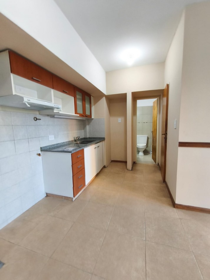 Alquiler Departamento 2 ambientes con cochera Balcon con Vista Libre - Apto profesional.