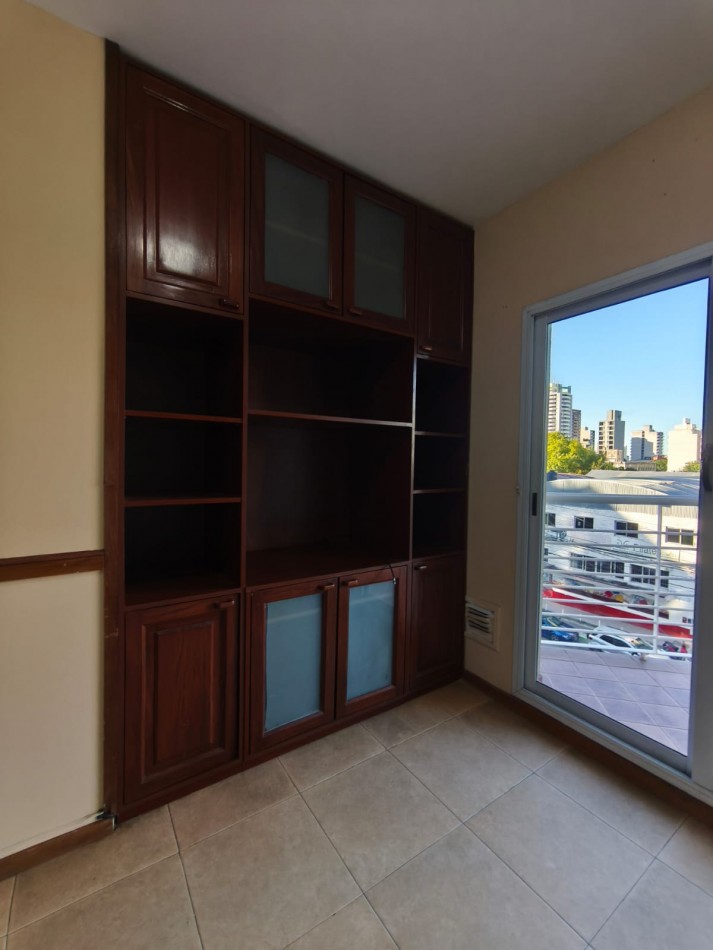 Alquiler Departamento 2 ambientes con cochera Balcon con Vista Libre - Apto profesional.