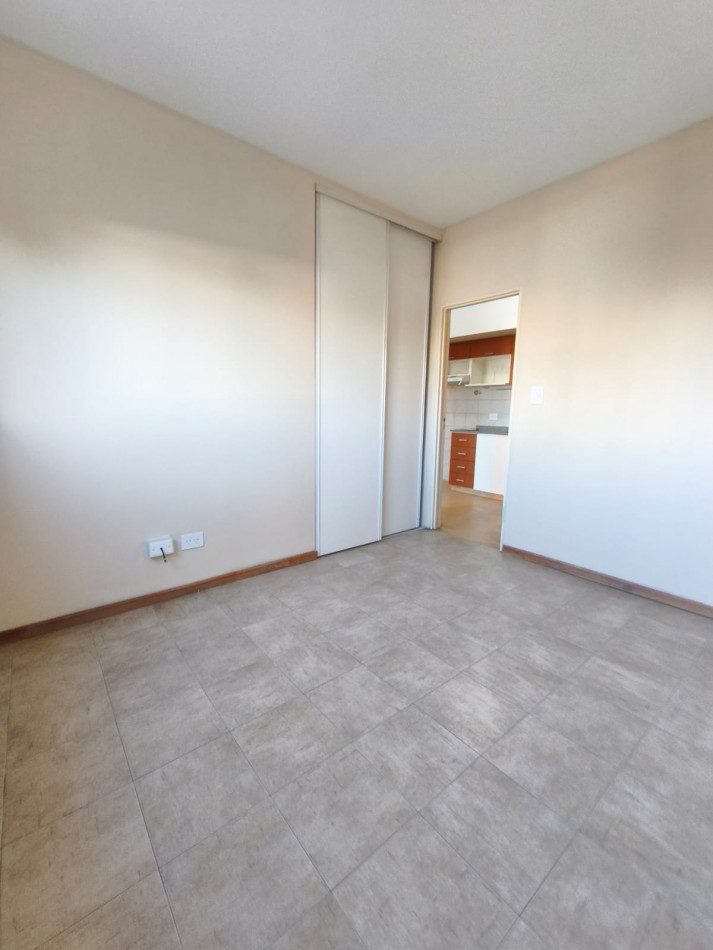 Alquiler Departamento 2 ambientes con cochera Balcon con Vista Libre - Apto profesional.