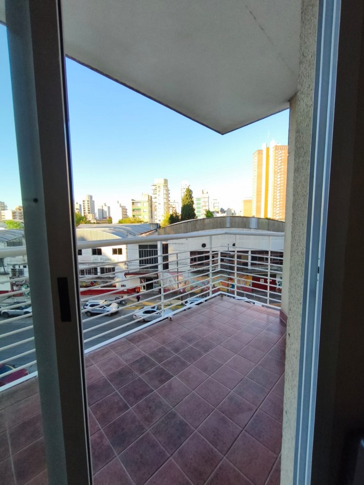 Alquiler Departamento 2 ambientes con cochera Balcon con Vista Libre - Apto profesional.