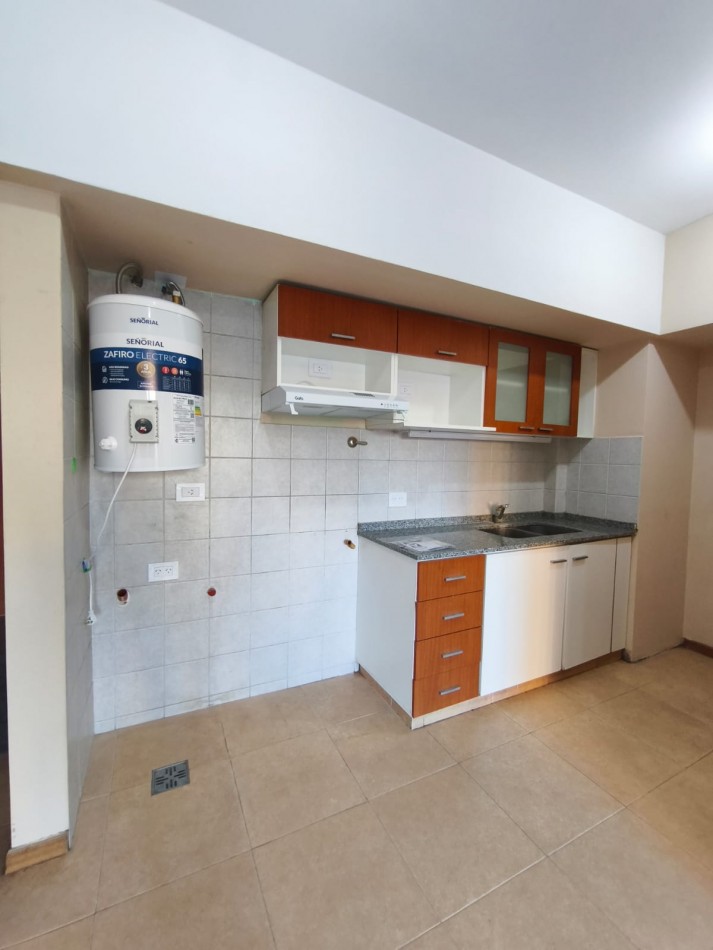 Alquiler Departamento 2 ambientes con cochera Balcon con Vista Libre - Apto profesional.