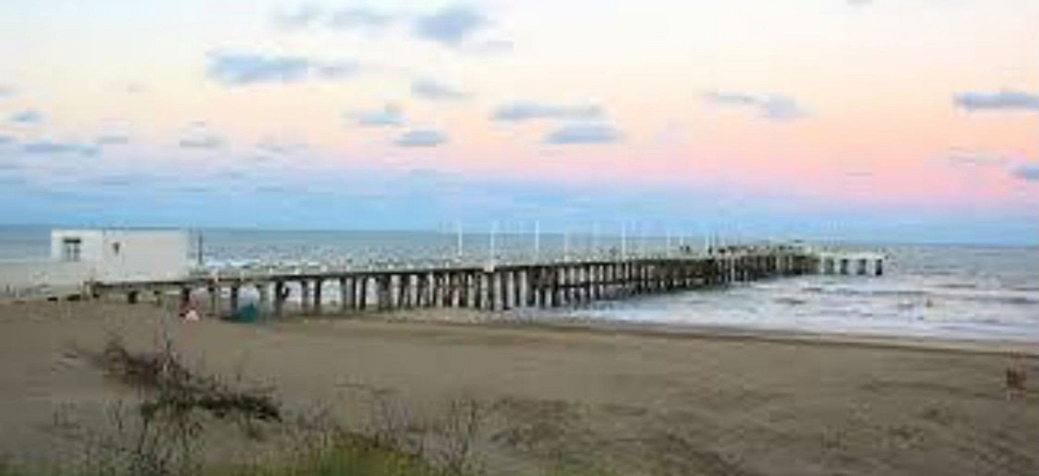 VENTA DEPARTAMENTO 2 AMBIENTES FRENTE 3 CUADRAS DE LA PLAYA MAR DE AJO CENTRO