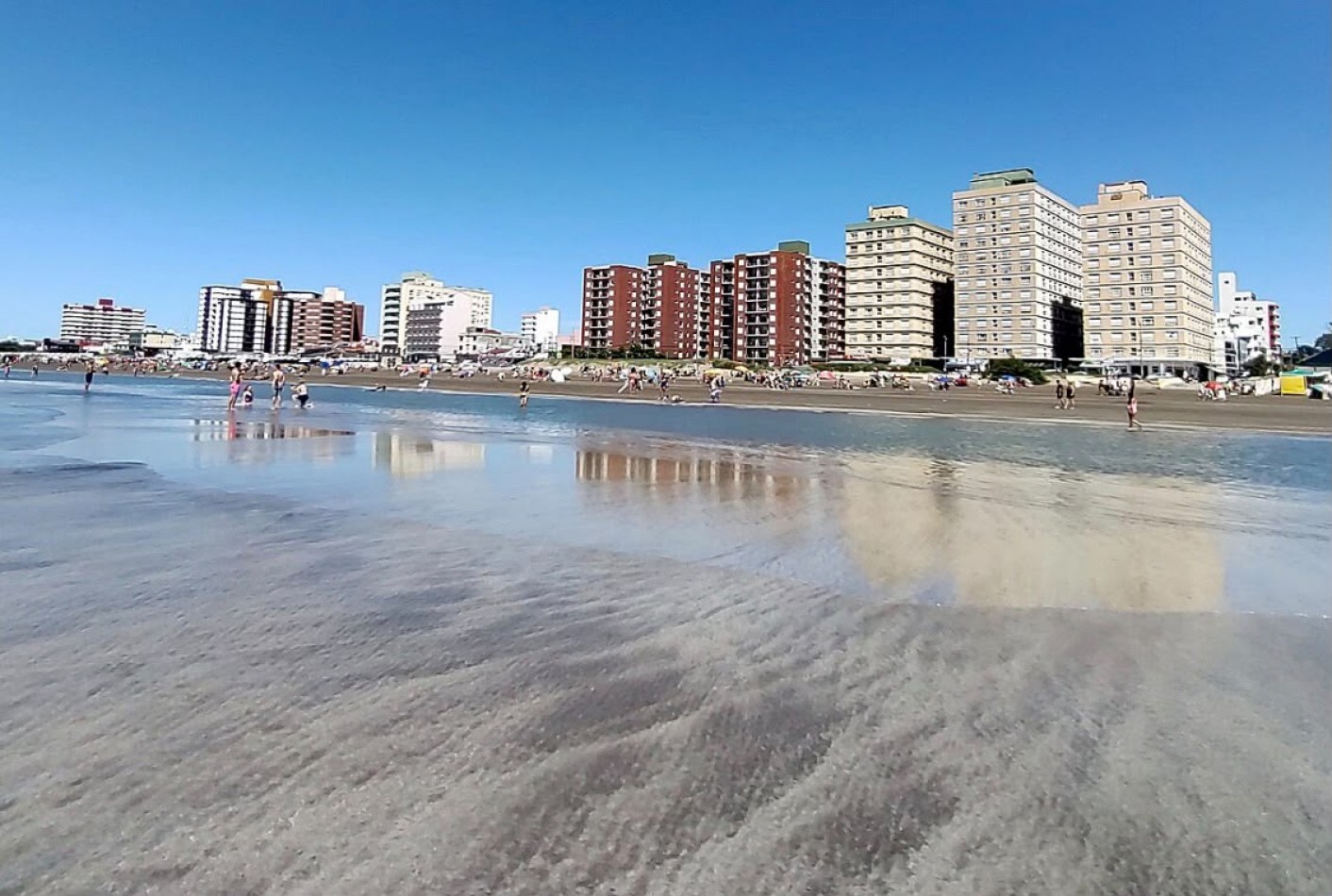 VENTA DEPARTAMENTO 2 AMBIENTES FRENTE 3 CUADRAS DE LA PLAYA MAR DE AJO CENTRO