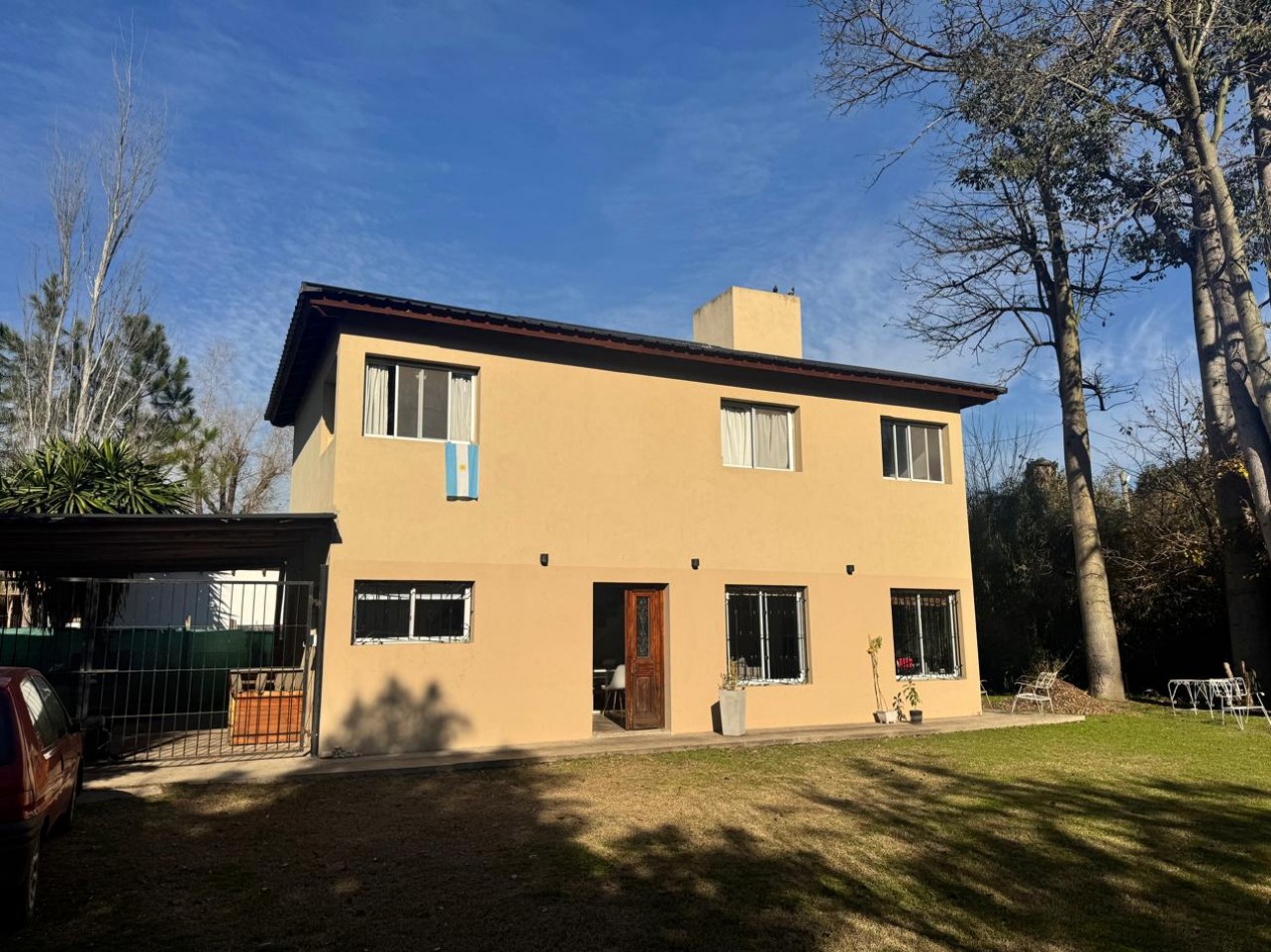 VENTA CASA 4 AMBIENTES BARRIO CON SEGURIDAD 24 HORAS CON PARQUE FRANCISCO ALVAREZ