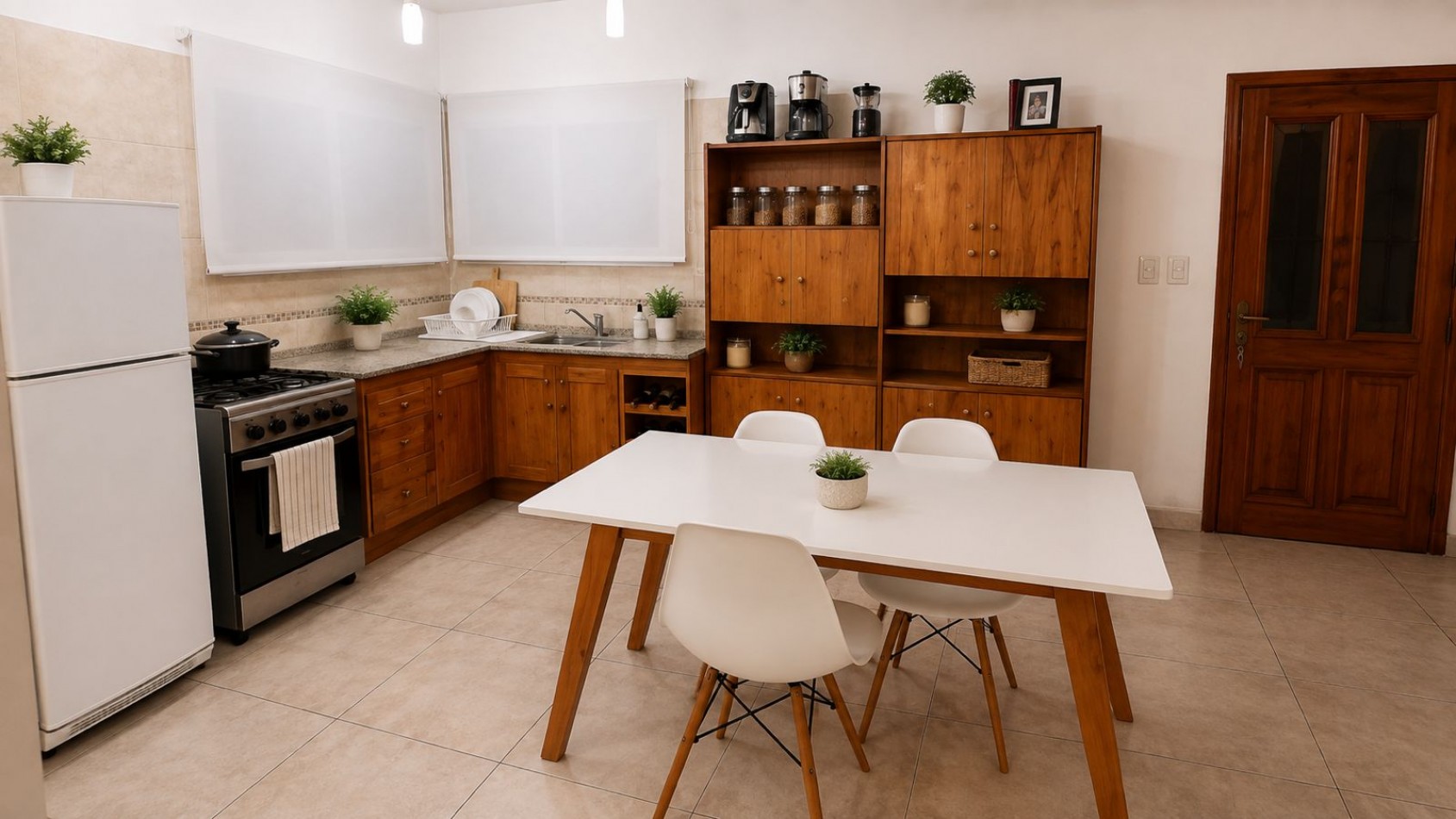 VENTA CASA 4 AMBIENTES BARRIO CON SEGURIDAD 24 HORAS CON PARQUE FRANCISCO ALVAREZ