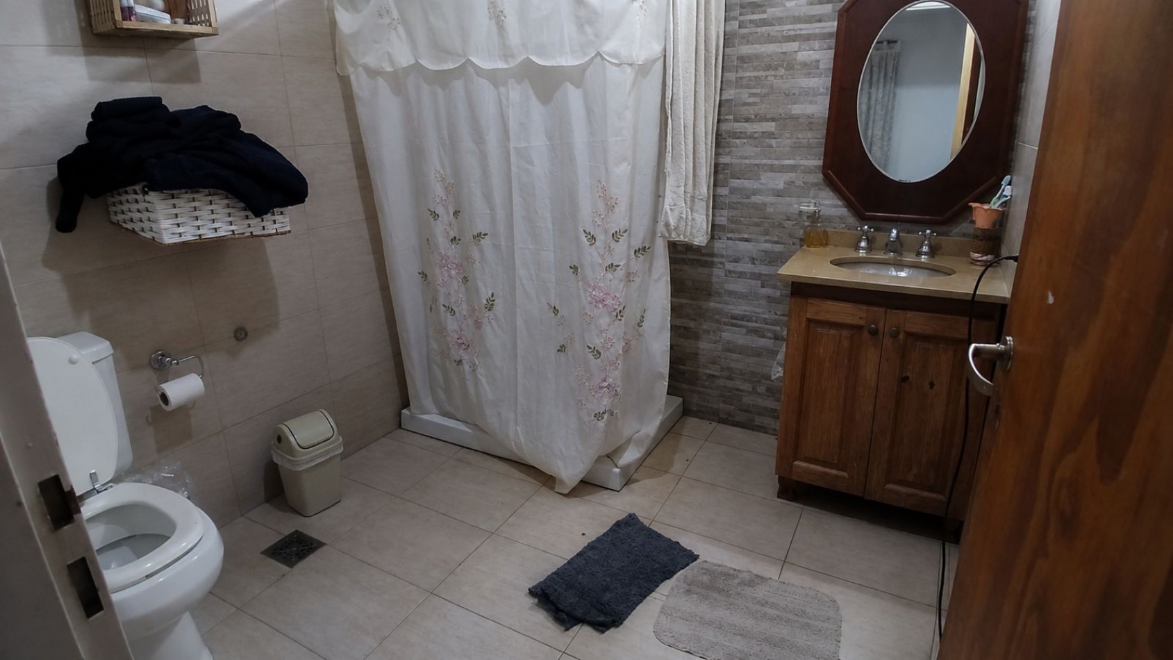 VENTA CASA 4 AMBIENTES BARRIO CON SEGURIDAD 24 HORAS CON PARQUE FRANCISCO ALVAREZ