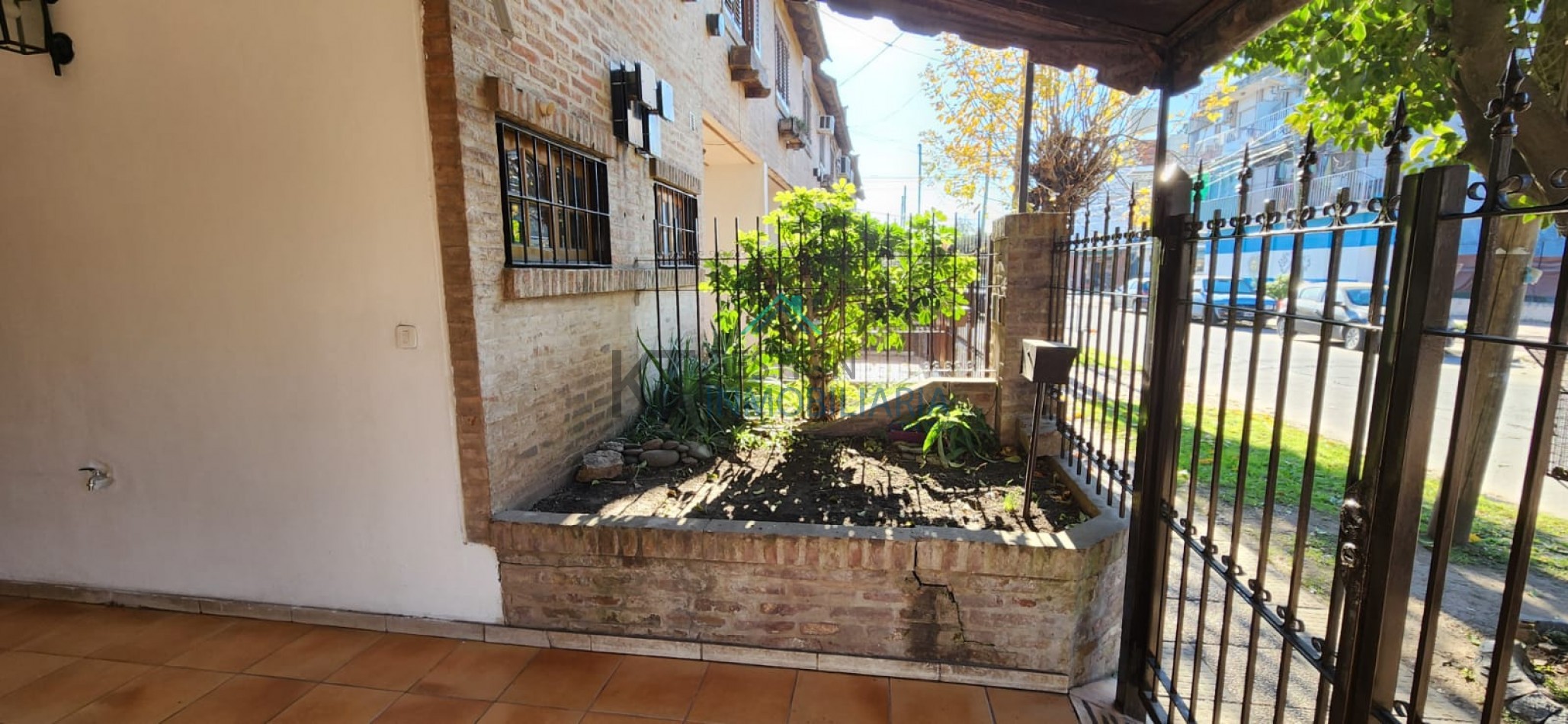 TRIPLEX 4 Ambientes en San Miguel | Cochera | Patio | Altillo | Excelente Estado
