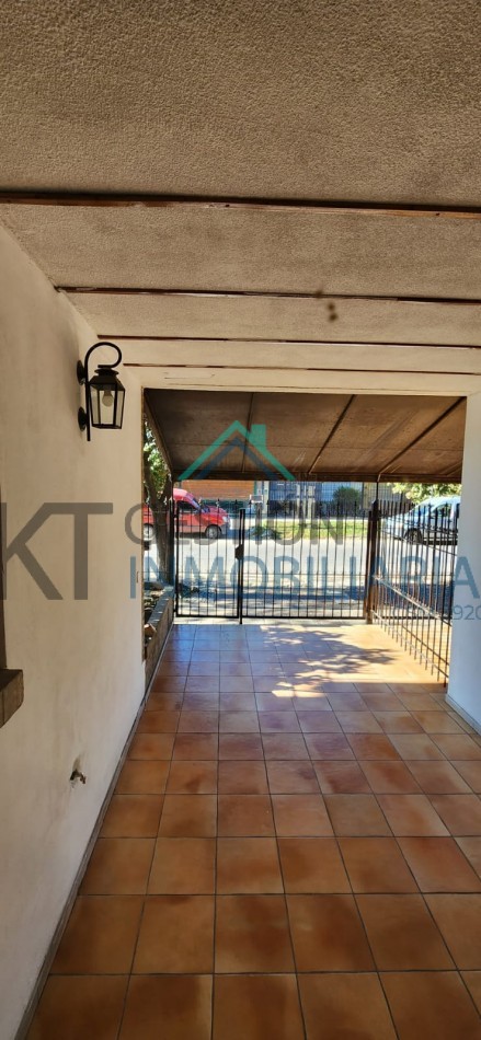 TRIPLEX 4 Ambientes en San Miguel | Cochera | Patio | Altillo | Excelente Estado