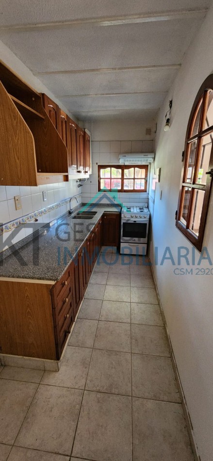 TRIPLEX 4 Ambientes en San Miguel | Cochera | Patio | Altillo | Excelente Estado