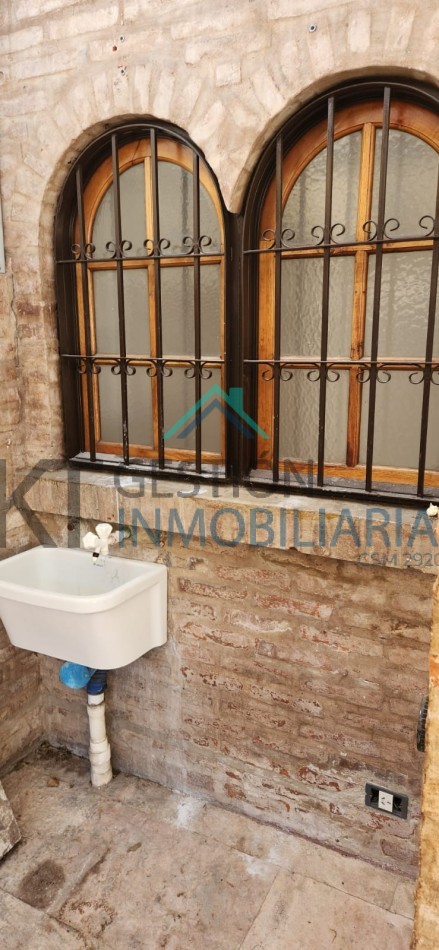 TRIPLEX 4 Ambientes en San Miguel | Cochera | Patio | Altillo | Excelente Estado