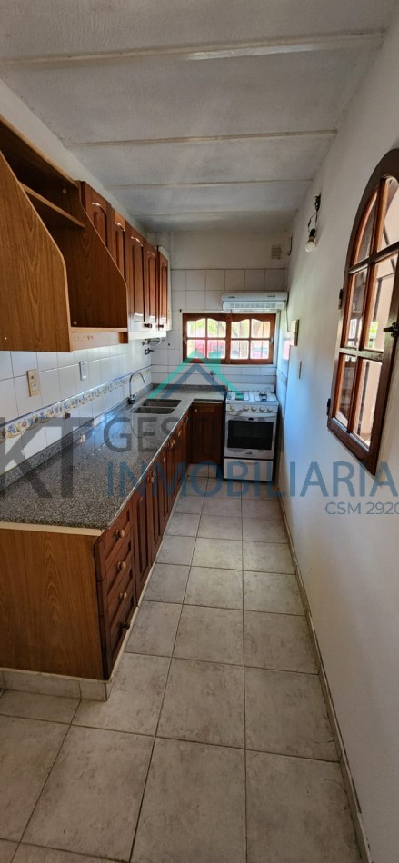 TRIPLEX 4 Ambientes en San Miguel | Cochera | Patio | Altillo | Excelente Estado