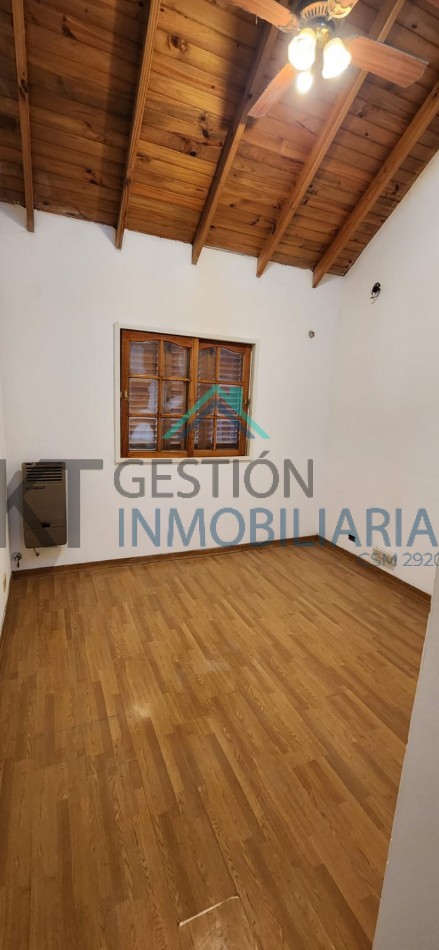 TRIPLEX 4 Ambientes en San Miguel | Cochera | Patio | Altillo | Excelente Estado