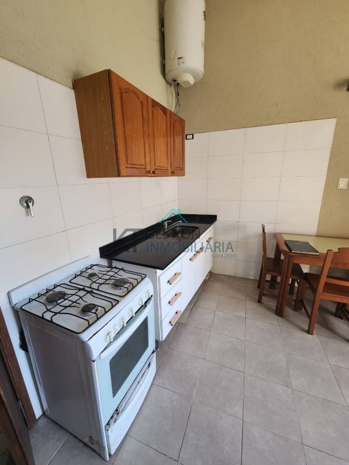 Int. Juan Irigoin 854