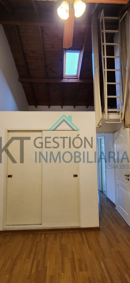 TRIPLEX 4 Ambientes en San Miguel | Cochera | Patio | Altillo | Excelente Estado