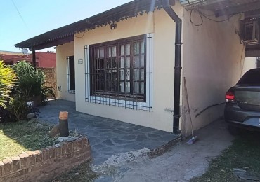 VENTA CASA 4 AMBIENTES, MAS DEPARTAMENTO 3 AMBIENTES IDEAL VIVIENDA MULTIFAMILIAR TRUJUI MORENO