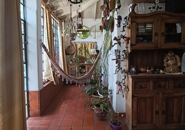 VENTA CASA 5 AMBIENTES PATIO COCHERA UBICACION PRIVILIEGIADA MORENO CENTRO APTO CREDITO