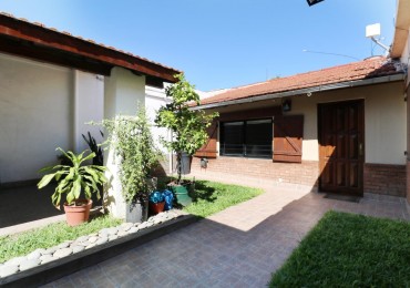 VENTA CASA 3 AMBIENTES COCHERA PARRILLA ITUZAINGO