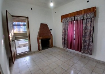 VENTA CASA 3 AMBIENTES UBICACION ESTRATEGICA SOBRE AVENIDA TRUJUI MORENO APTO CREDITO