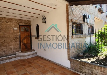 TRIPLEX 4 Ambientes en San Miguel | Cochera | Patio | Altillo | Excelente Estado